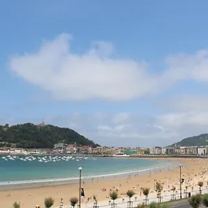 https://stunning-views-of-the-sea-in-luxury-studio.basquecountryhotels.org